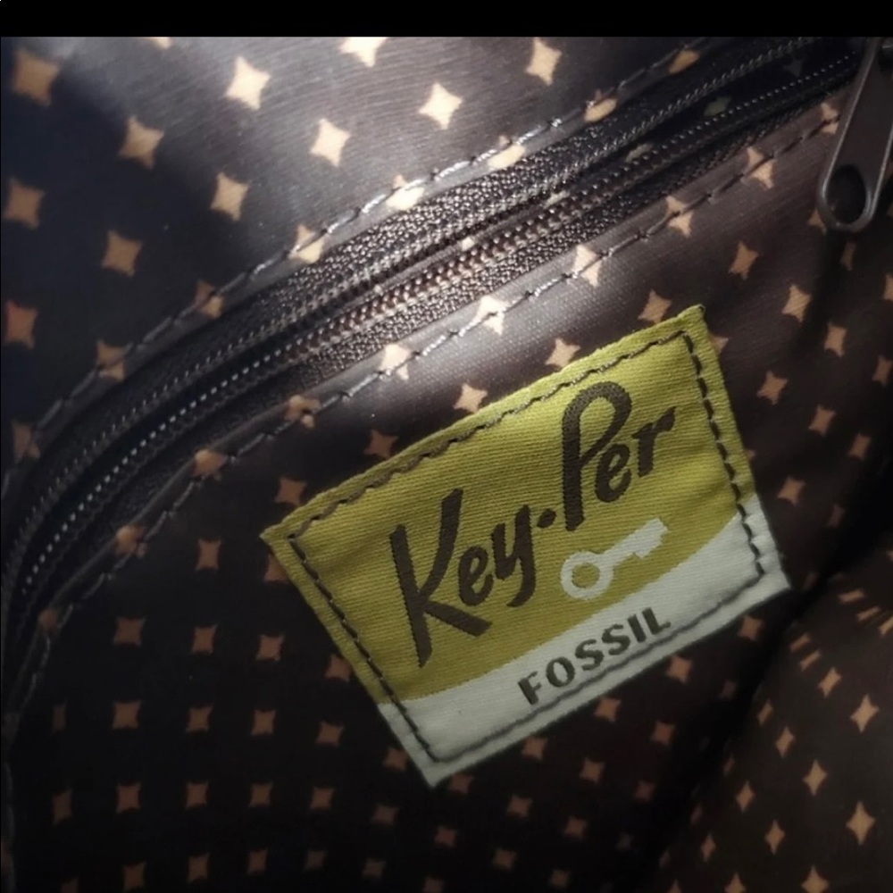 Euc Fossil Key Per Crossbody - image 6